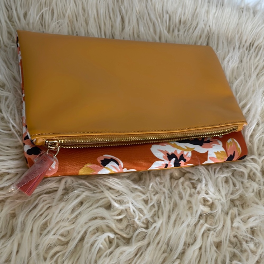Cute clutch